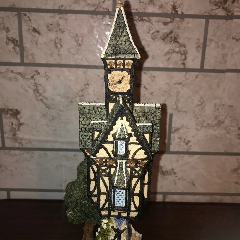 The shoemaker’s dream clocktower boot figurine‎ John Herbert 1990 John Hine